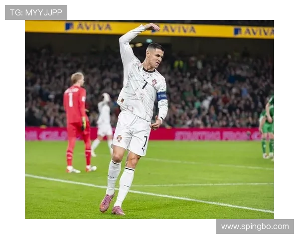 红牌判罚标准为何常被误解？裁判尺度背后的规则真相揭秘