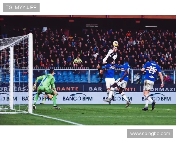 C罗接管禁区抢点头球撕开后防，本赛季较上季回升