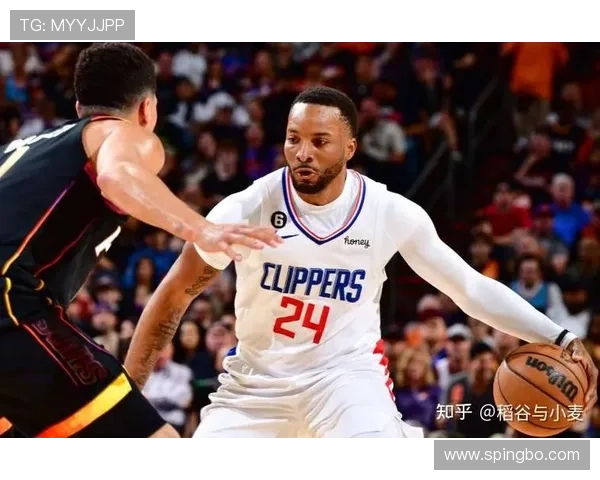 布兰德低位单打效率提升，改变快船内线进攻结构