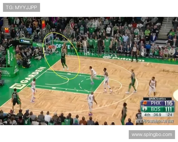 米德尔顿利用挡拆拉开空间，提升球队关键时刻三分效率
