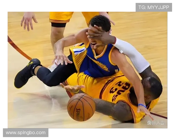 全面解析篮球规则中违体犯规的具体认定标准及处罚措施